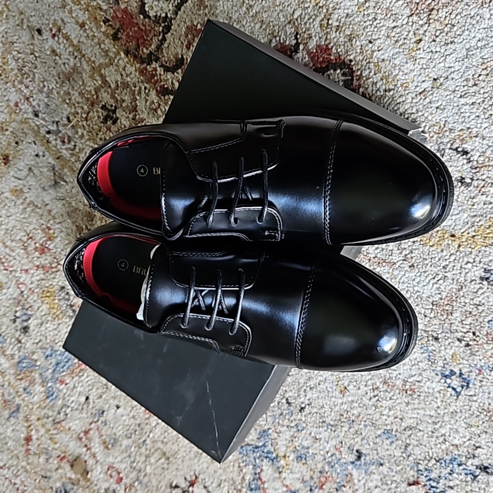 Bruno Marc Boys Oxford dress shoe,  sz 4